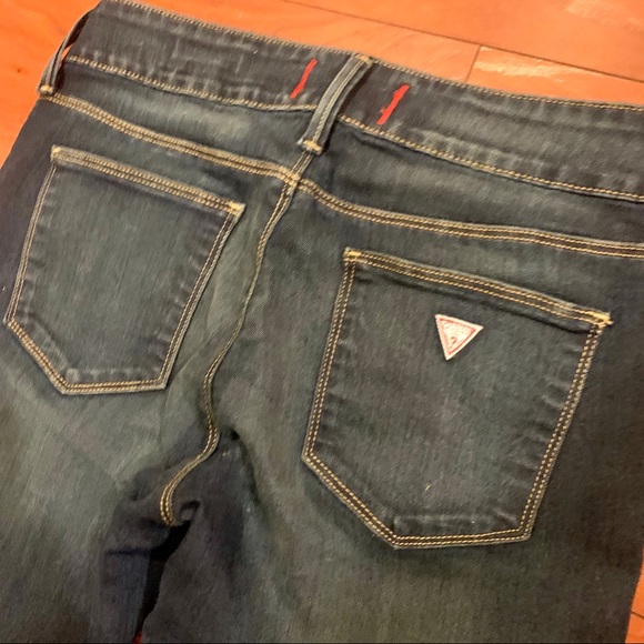 🚨SOLD🚨Guess Medium Rise Jeans - Picture 5 of 7